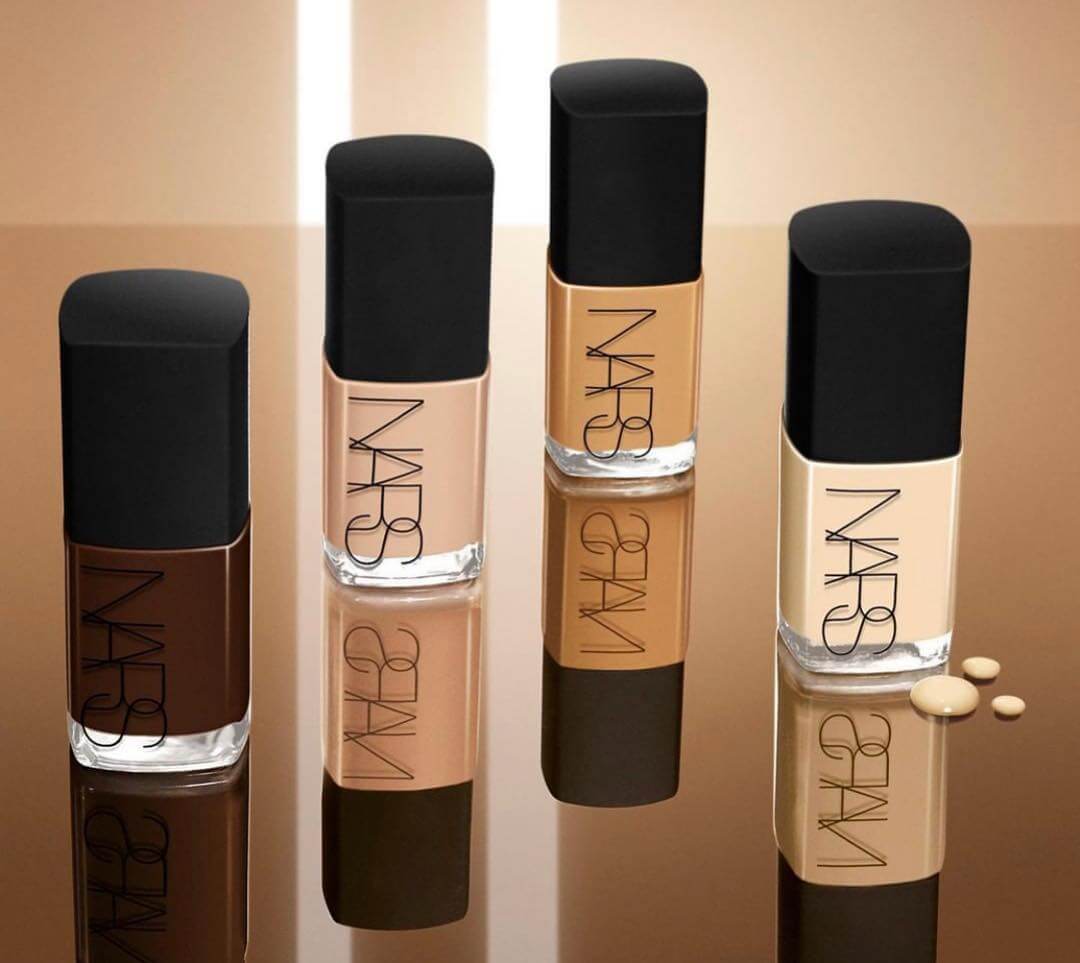 Nars Sheer glow foundation Illuminateur Transparent  รองพื้นเนื้อฉ่ำ ให้ผิวหน้าสวยฉ่ำวาวสุขภาพดีเป็นธรรมชาติ ปกปิดผิวปานกลาง ให้ผิวสวยราวกับผิวจริง  รองพื้นเนื้อเนียนที่จะช่วยเนรมิตผิวของสาวๆ ให้เนียนสวยอย่างเป็นธรรมชาติเหมือนไม่ได้ลงรองพื้น 