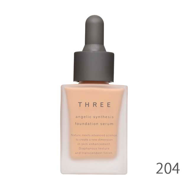 Three Angelic Synthesis Foundation Serum #204 30 ml. ฟาวเดชั่นรูปแบบเซรั่ม มอบผิวชุ่มชื้นดุจสกินแคร์ชั้นเลิศ ให้ผิวโกลว์ดูสุขภาพดี เนื้อบางเบา เกลี่ยง่าย เผยผิวกระจ่างใส เงางาม