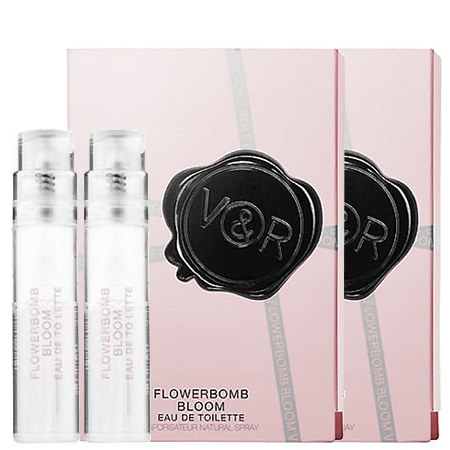 แพ็คคู่ Viktor&Rolf Flowerbomb bloom Eau De Toilette 1.2ml ธีมความหอมดอกไม้เริงระบำในฤดูใบไม้ผลิ ตามที่เห็นในชื่อรุ่นว่า Bloom หอมฟลอรัลฟรุตตี้เฟรชฟุ้ง ด้วยทับทิม และผิวเปลือกส้มให้ความสดชื่นมีสไตล์