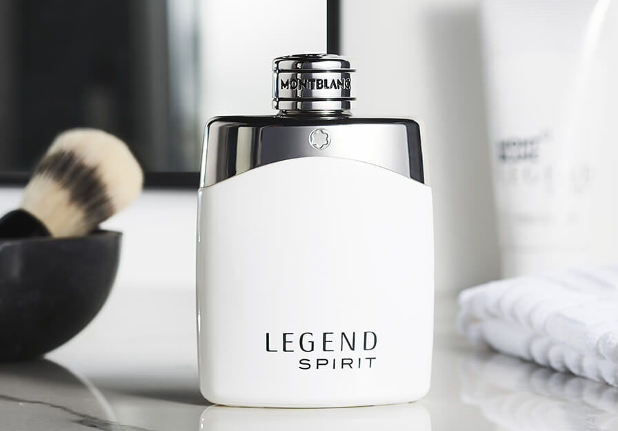 Mont Blanc Legend Spirit EDT 1.2 ml มิติใหม่ของกลิ่นหอมอันเย้ายวนใจจากแบรนด์ MONTBLANC มอบกลิ่นสดชื่น ตราตึงใจ น้ำหอมที่เหมาะกับวันสบายๆ ให้ความรู้สึกหรูหรา ตามแบบฉบับของ MONTBLANC 